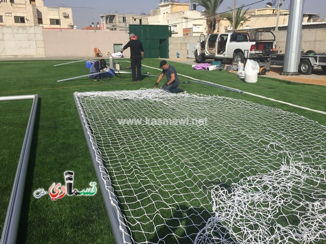     فيديو: تركيب الشباك والبوابات في الملعب الشرقي ورمزي بدير يصرح  مجتمعنا يعشق النقد الاعمى ولا ينظرون الى الانجاز كإنجاز ...  